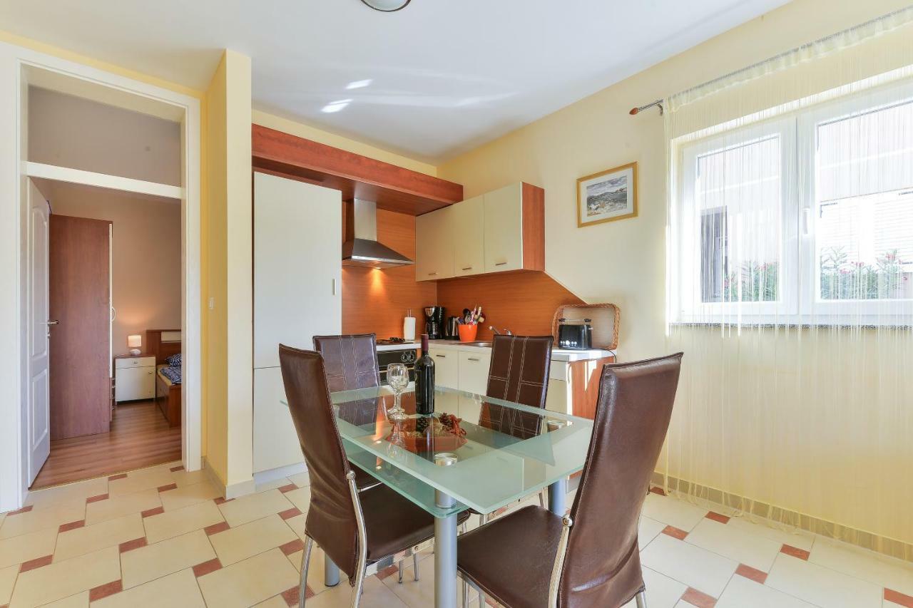 Apartments Dakovic Pakoštane Dış mekan fotoğraf