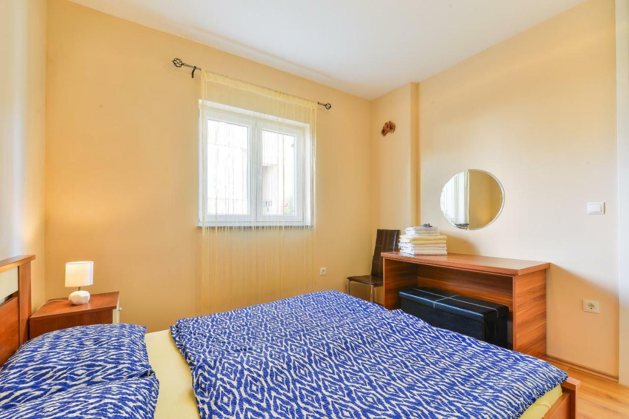 Apartments Dakovic Pakoštane Dış mekan fotoğraf